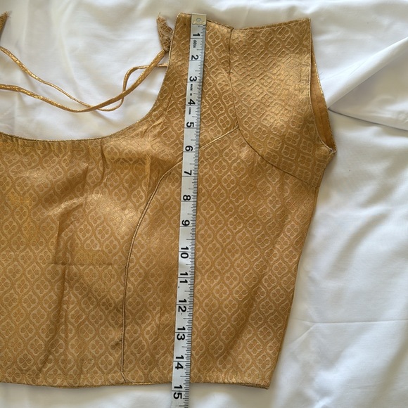 Beautiful Golden blouse - Picture 4 of 4